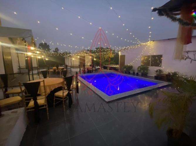 Luxury Farmhouse In Chhatarpur With Pool Neu-Delhi Exterior foto